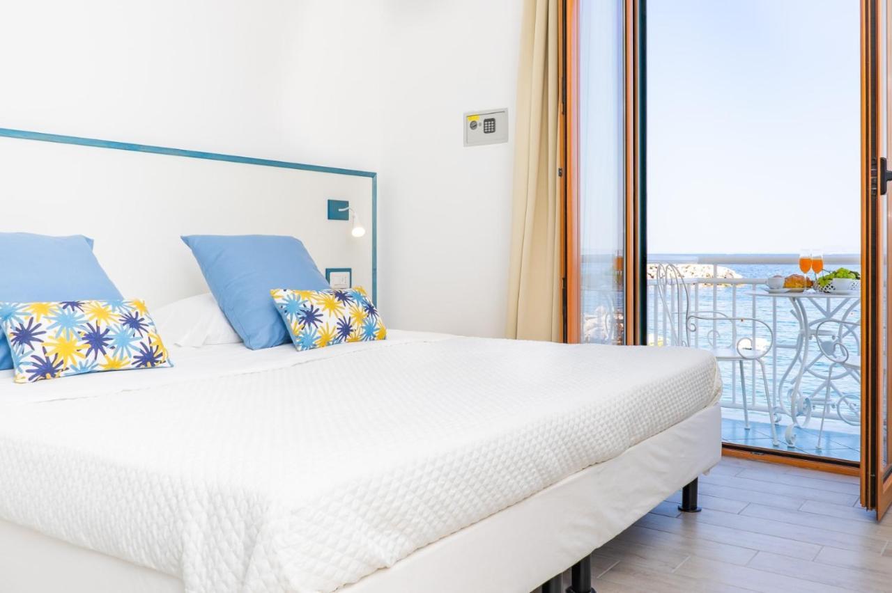 Sapphire Rooms Massa Lubrense Exterior photo